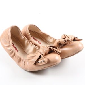 Prada size 37/7M tan bow flats